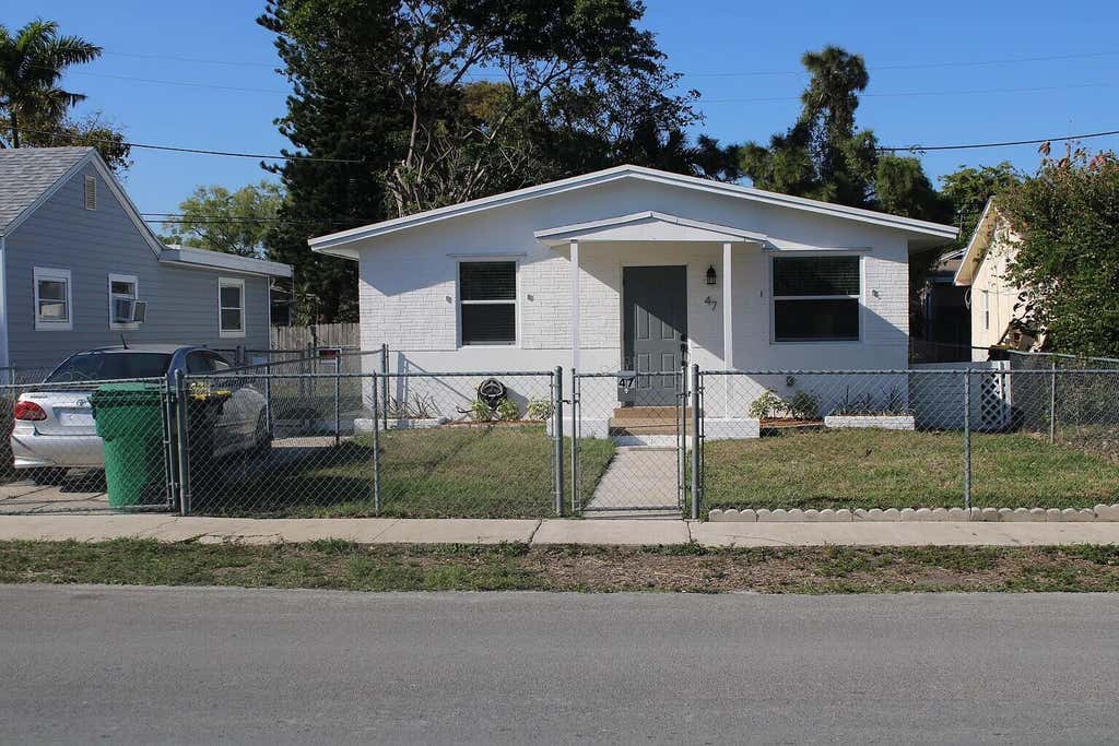 Photo of 47 SE 12TH Street, Dania Beach, FL 33004 (MLS # B26068187)