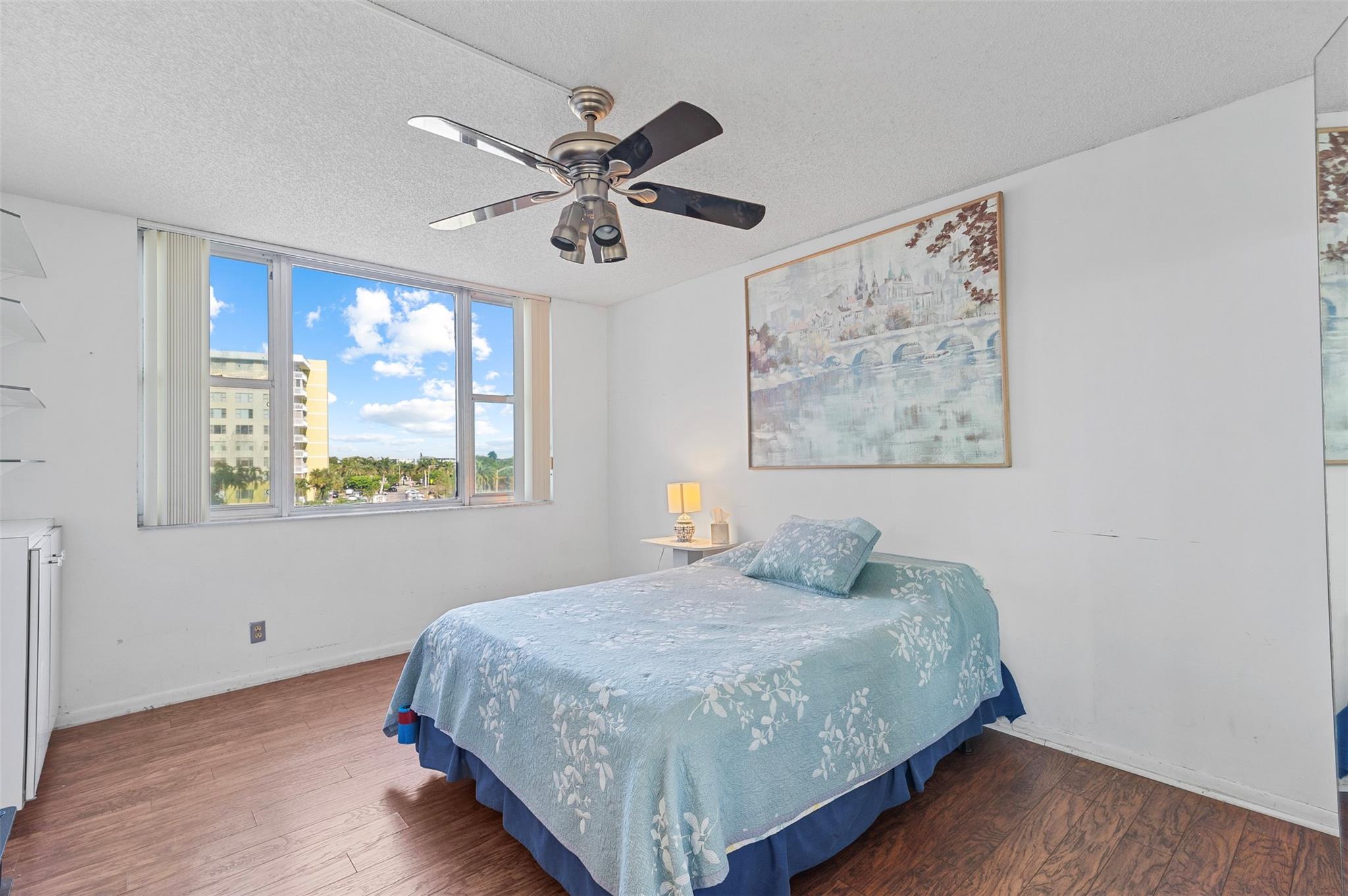 HILLCREST EAST NO 22 COND - Residential