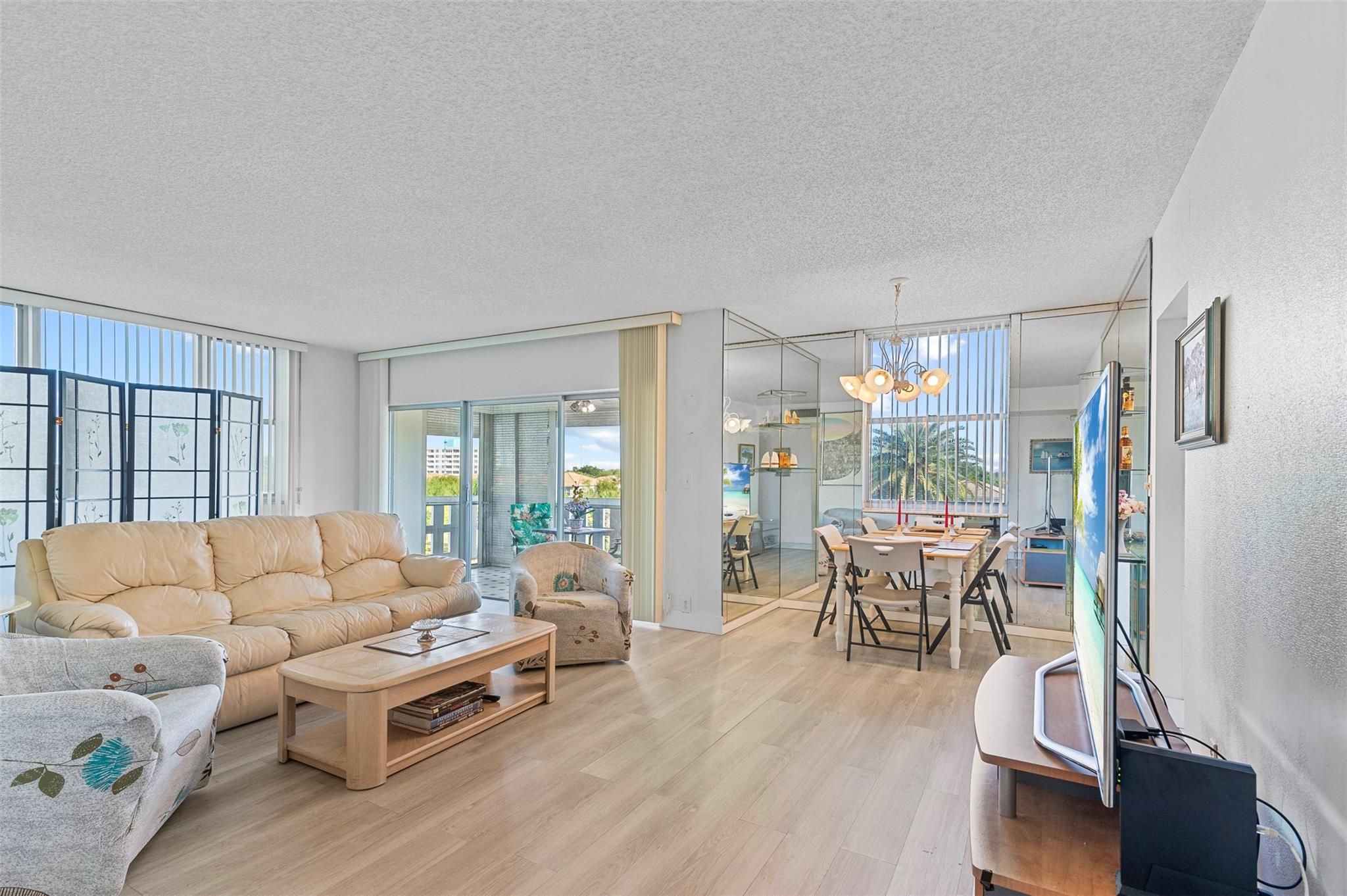 HILLCREST EAST NO 22 COND - Residential