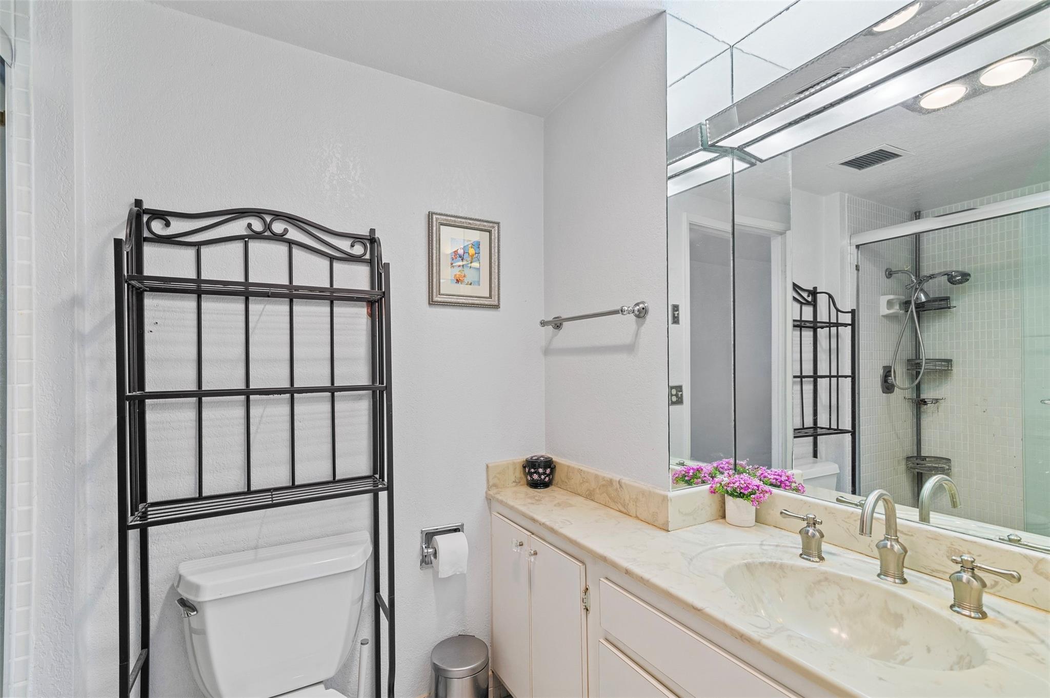 HILLCREST EAST NO 22 COND - Residential