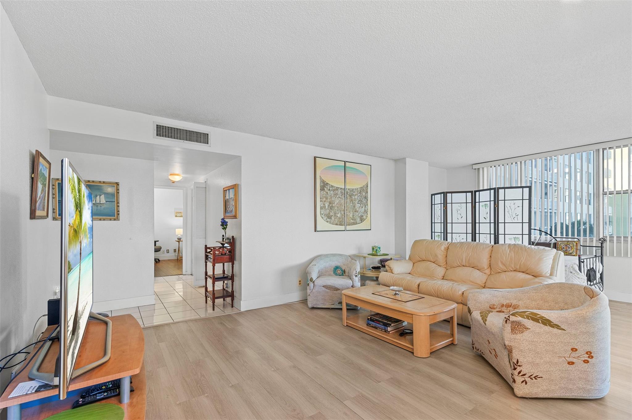 HILLCREST EAST NO 22 COND - Residential