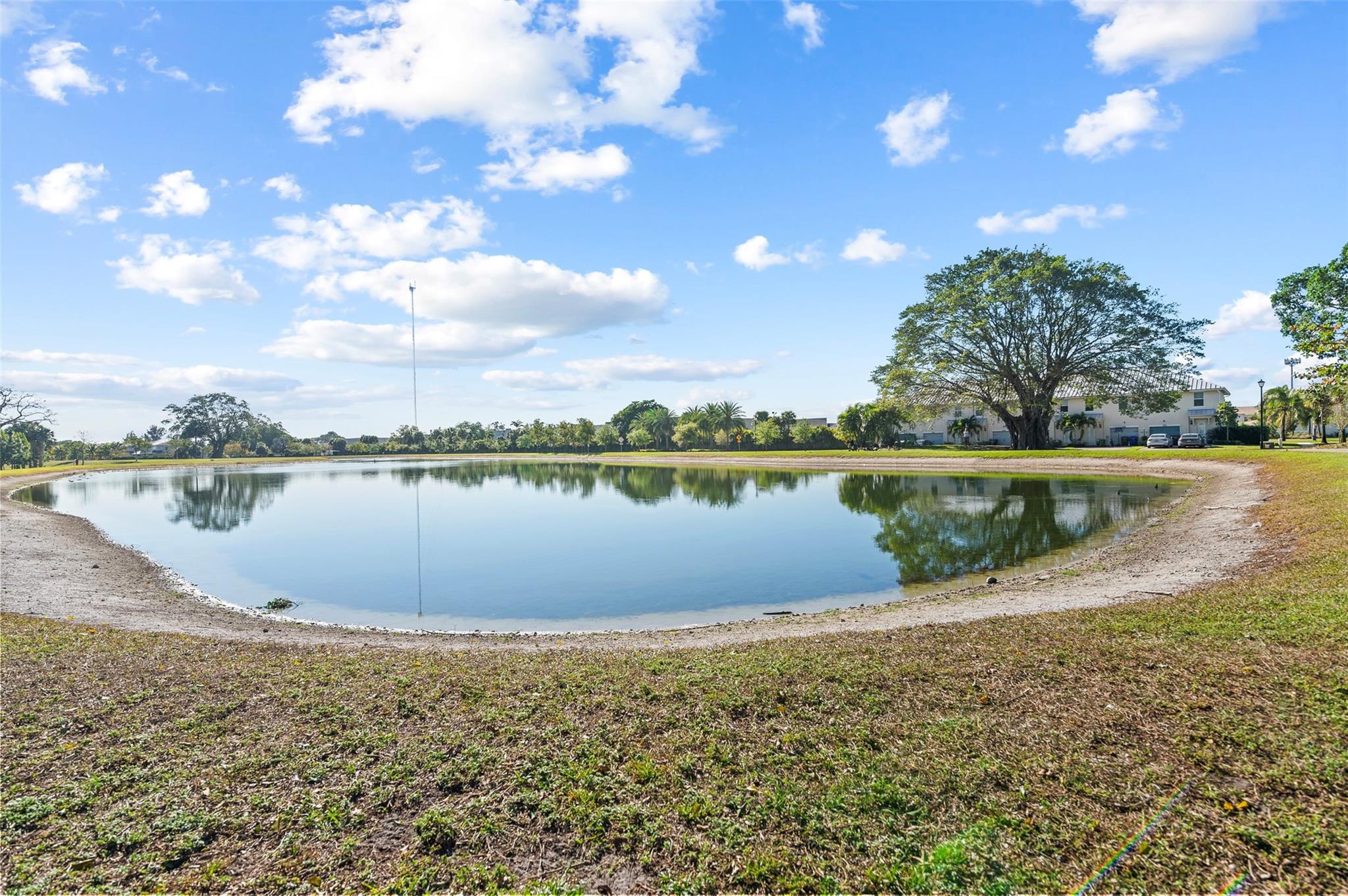 HILLCREST EAST NO 22 COND - Residential