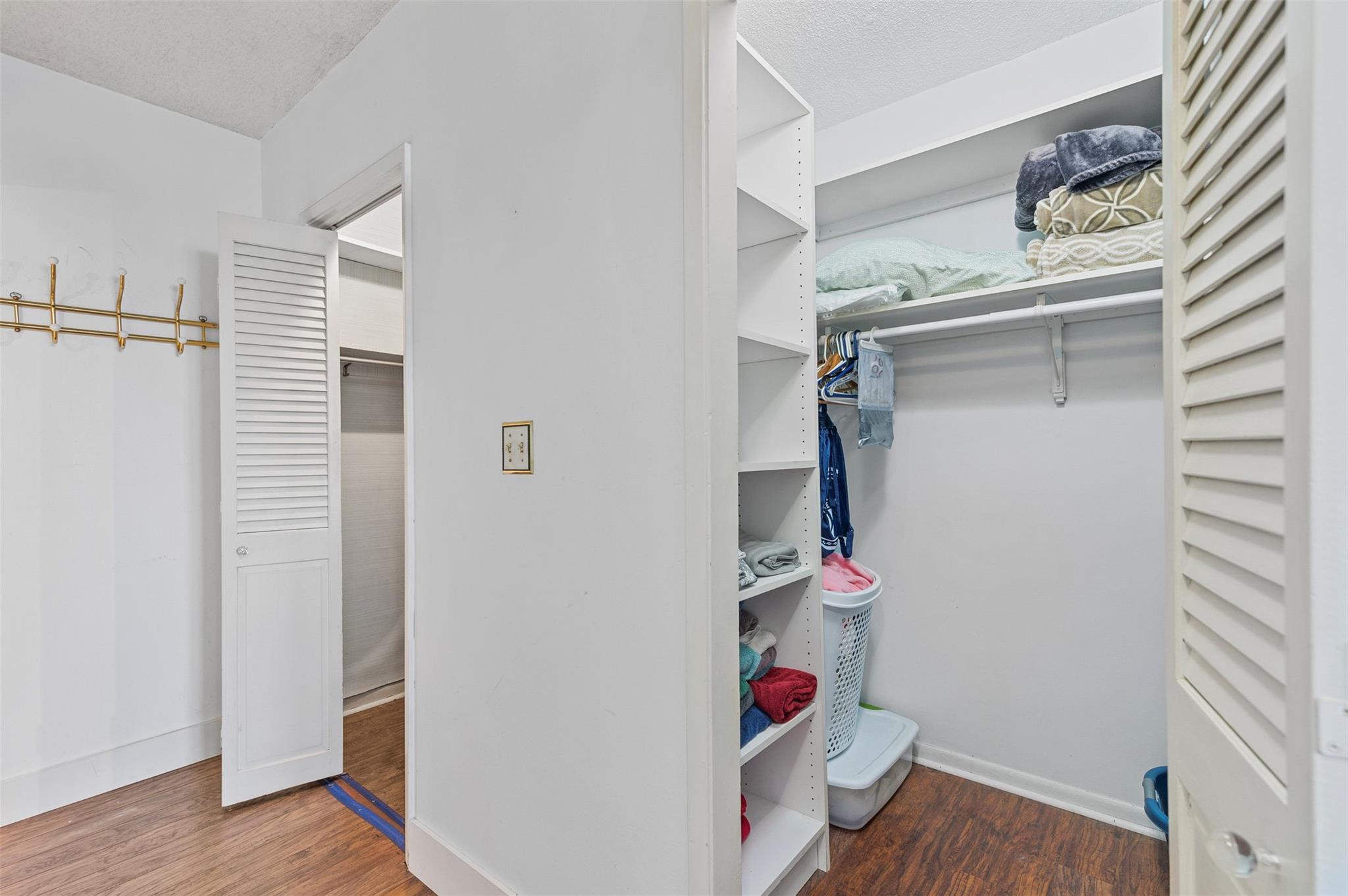 HILLCREST EAST NO 22 COND - Residential