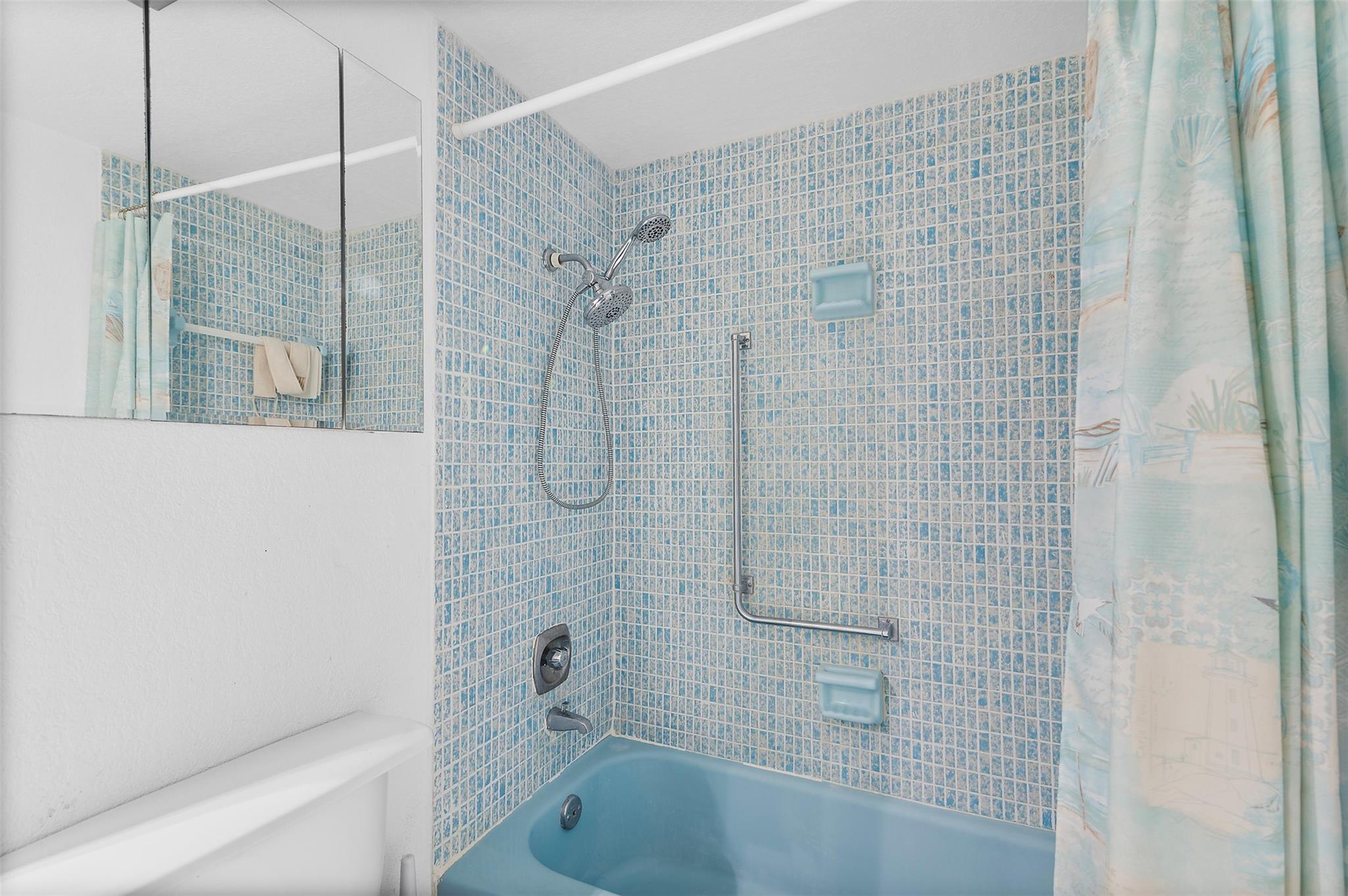 HILLCREST EAST NO 22 COND - Residential