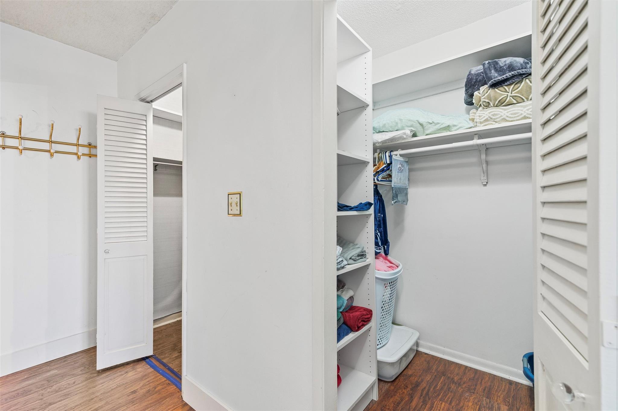 HILLCREST EAST NO 22 COND - Residential