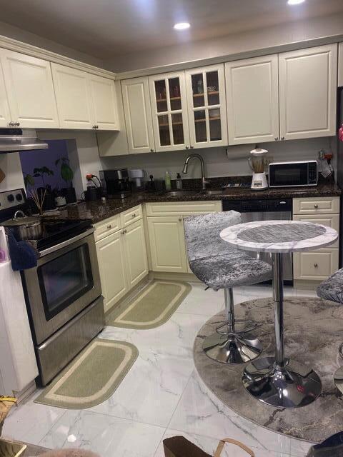 GOLDEN LAKES VILLAGE CONDO 12-C - Residential