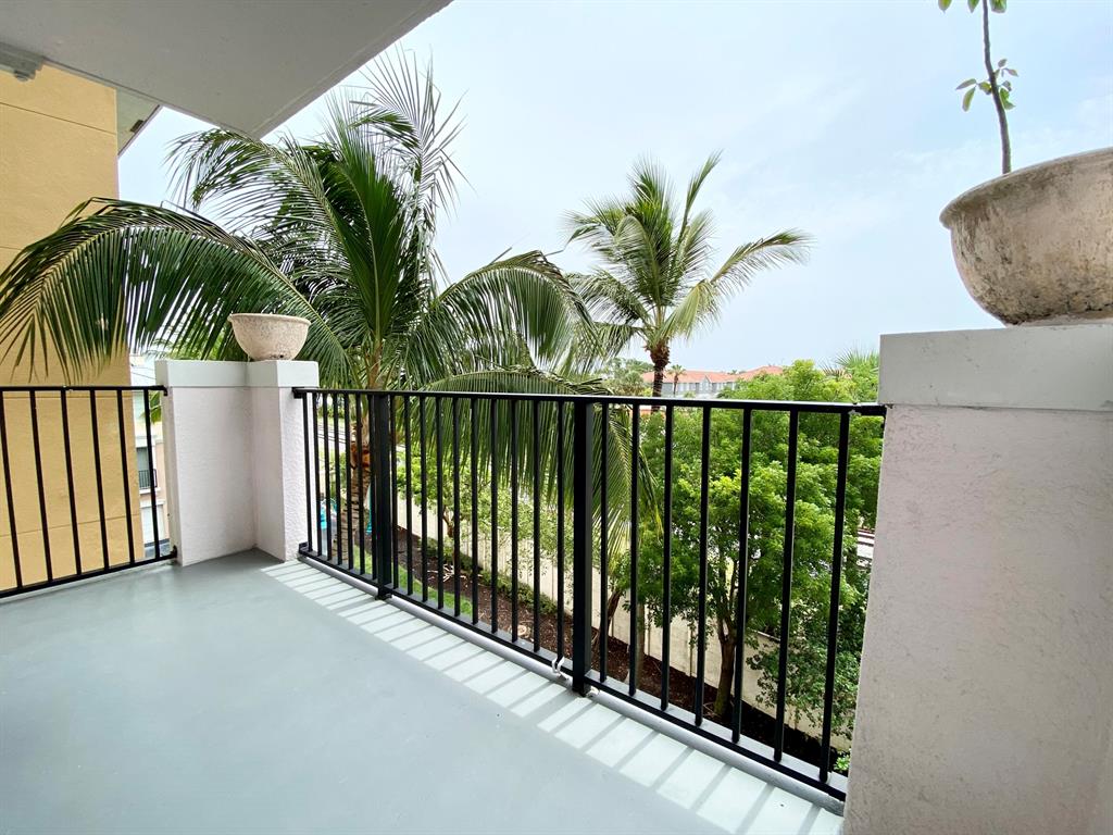 PINEAPPLE GROVE VILLAGE C - Residential Lease