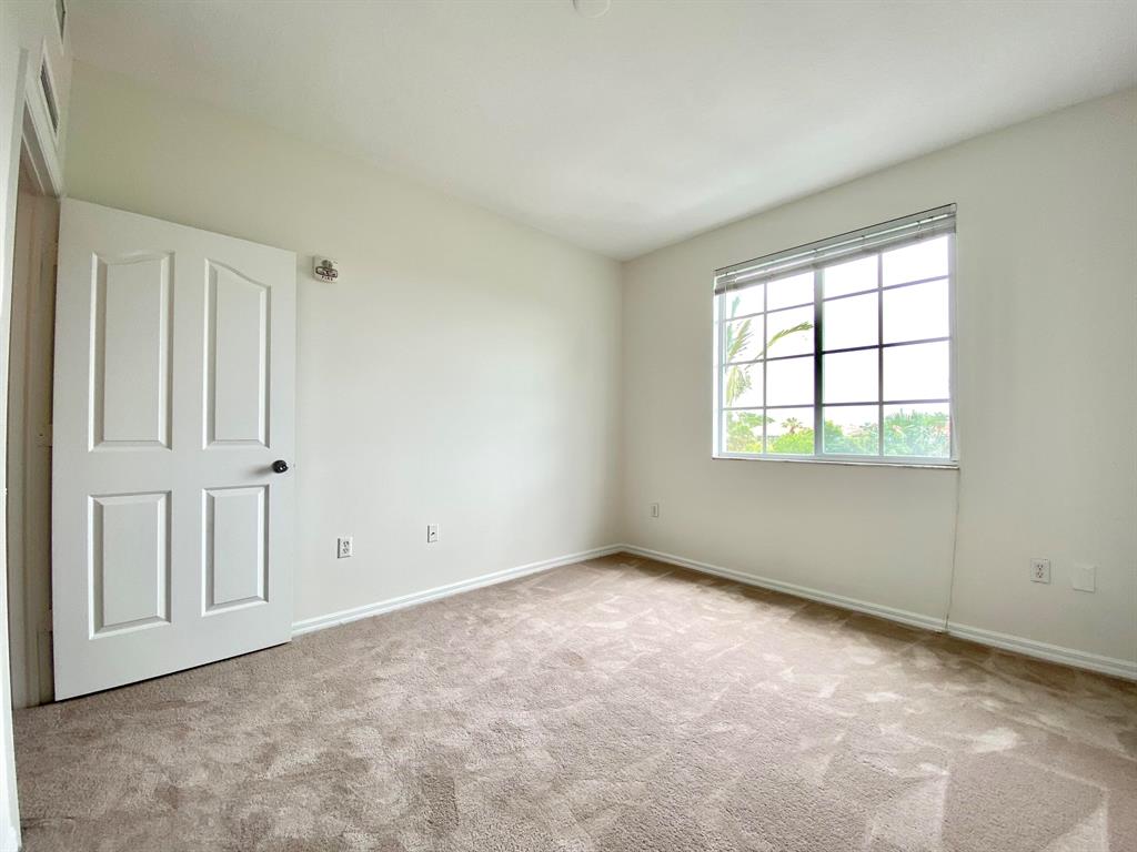 PINEAPPLE GROVE VILLAGE C - Residential Lease