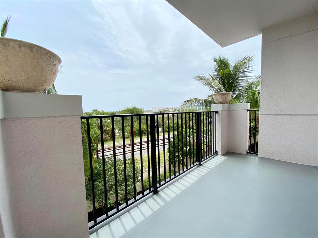 PINEAPPLE GROVE VILLAGE C - Residential Lease