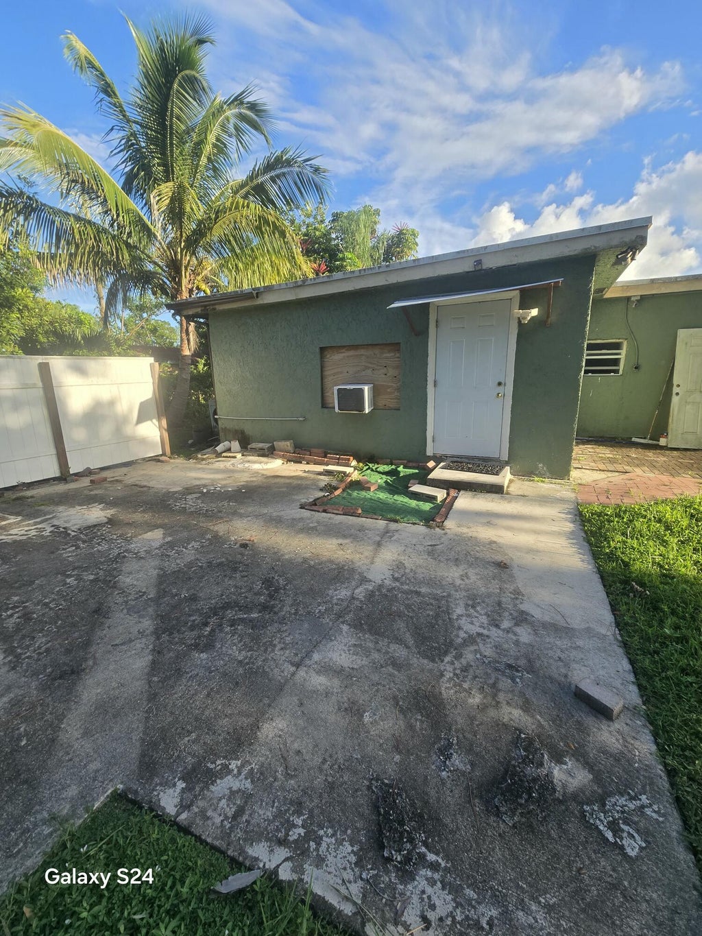 Photo of 702 FLEMING Avenue, Greenacres, FL 33463 (MLS # B26075352)