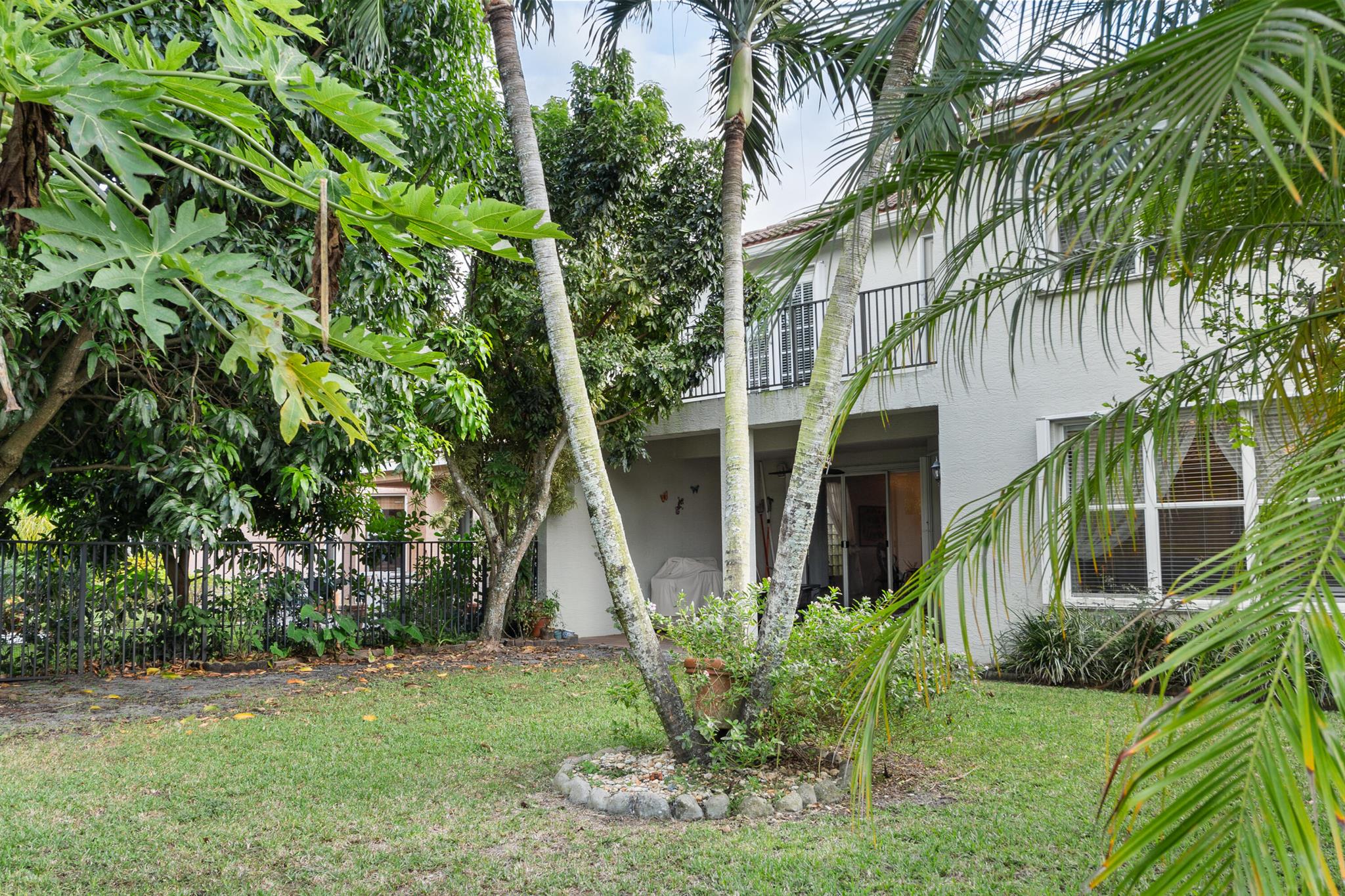 CANYON ISLES PL 1 - Residential Lease