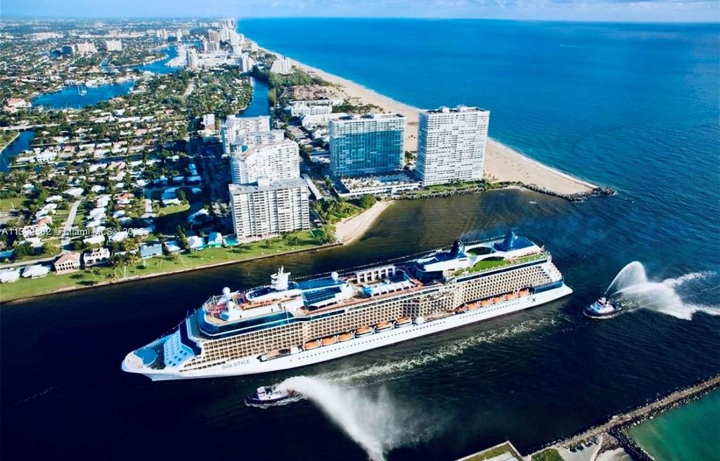 Photo of 2620 SE 21st St, Fort Lauderdale, FL 33316 (MLS # F10536711)