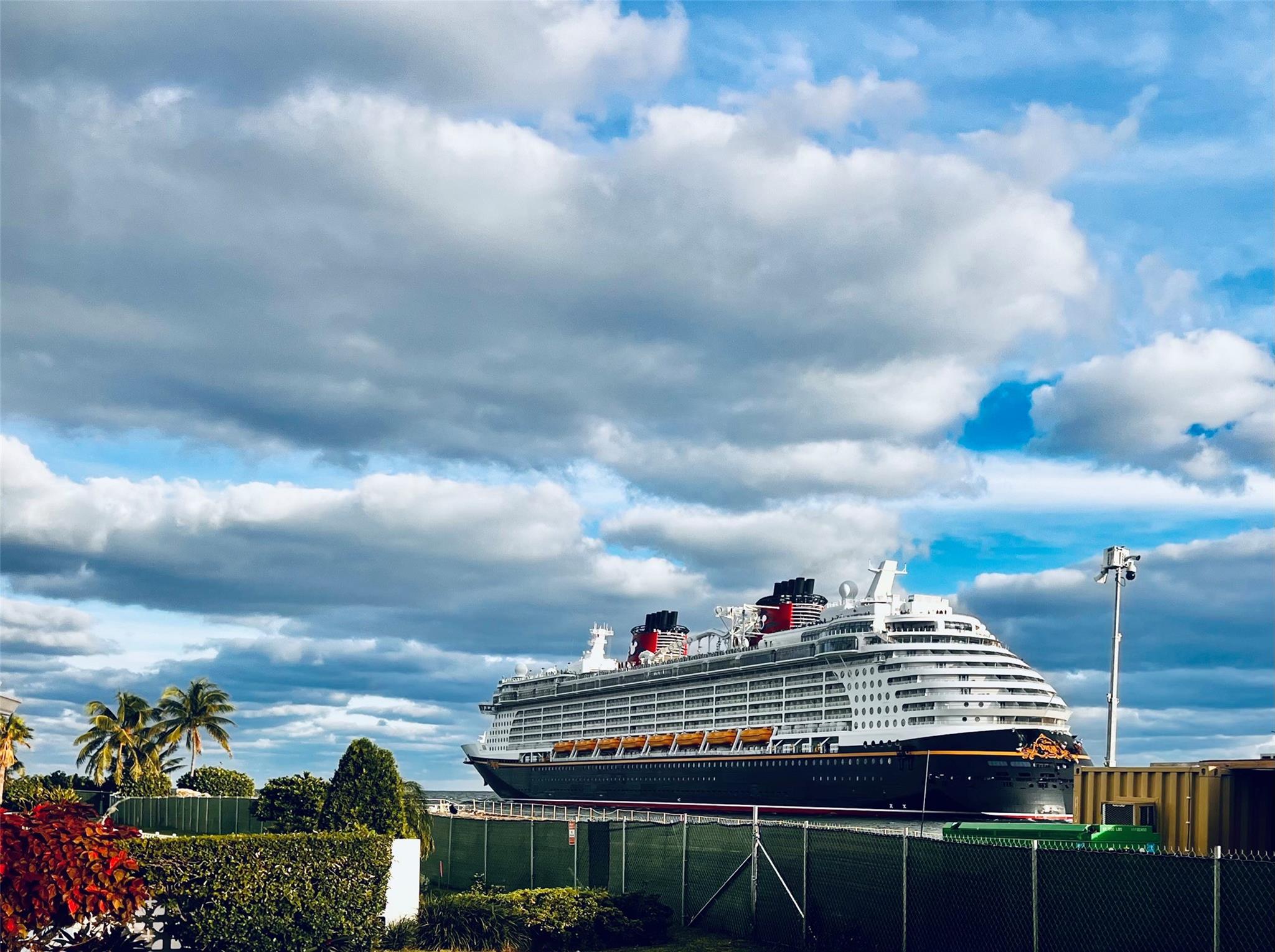 BREAKWATER - Residential