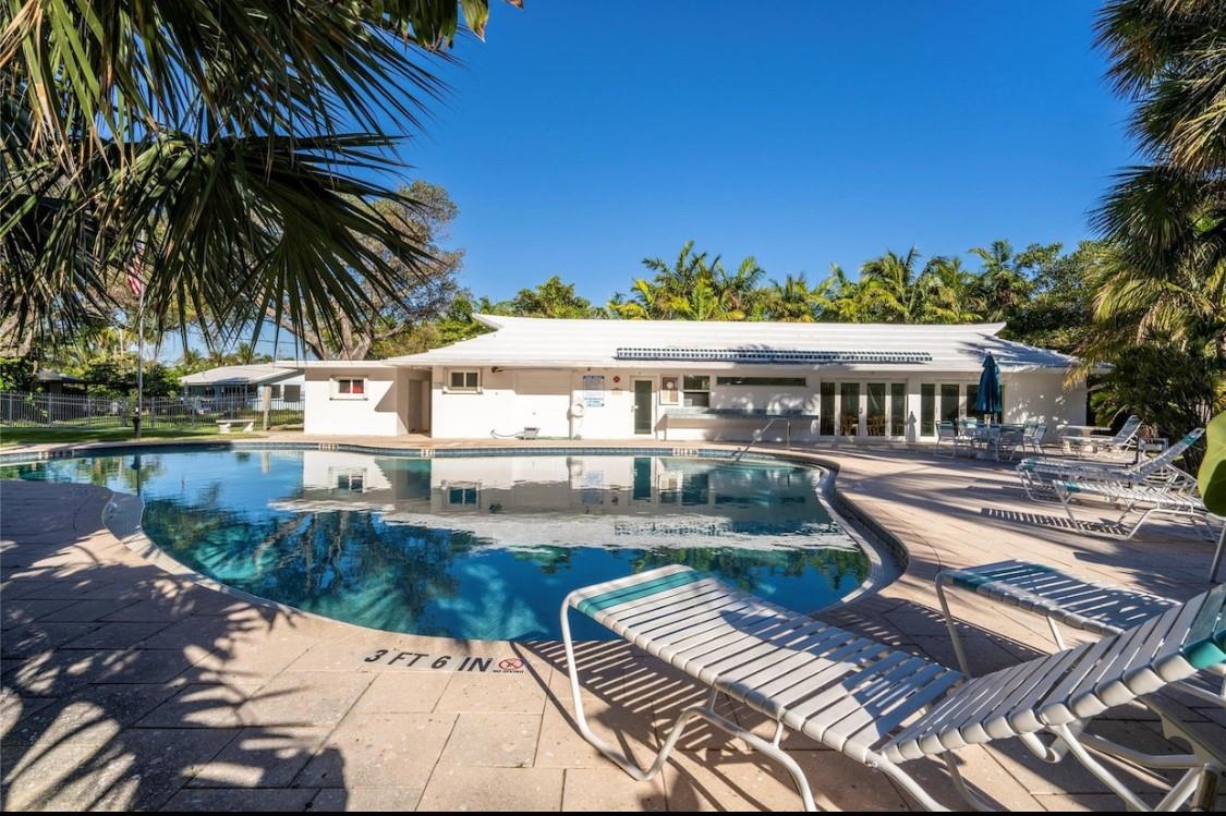 BREAKWATER - Residential