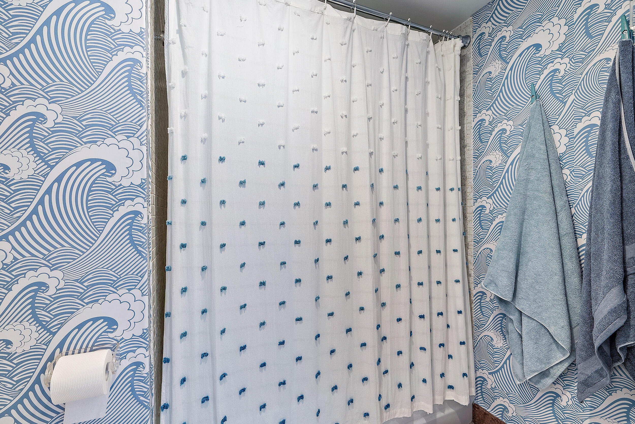 DUNES TOWERS CONDO - Residential Lease