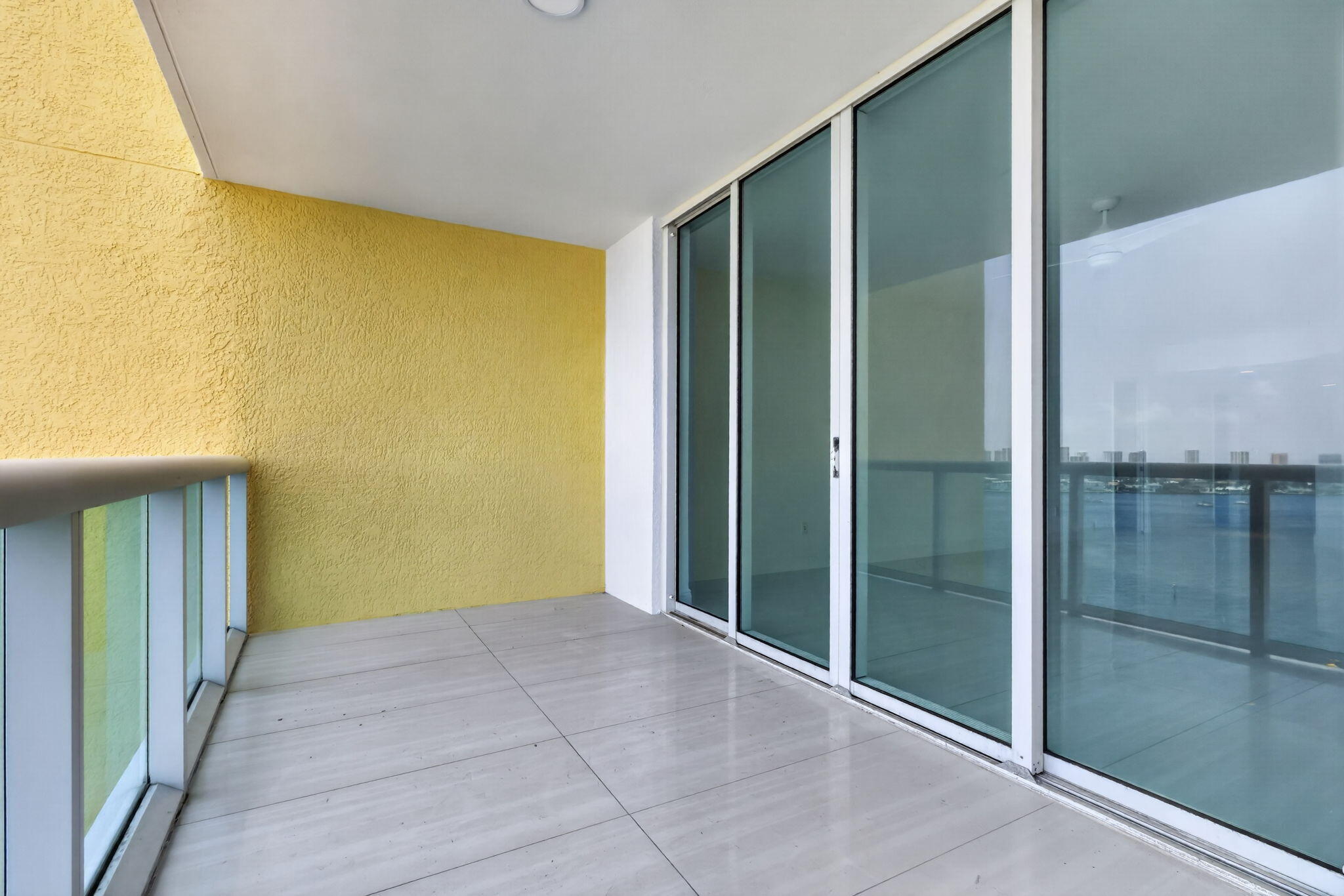 2650 Lake Shore Drive 1005