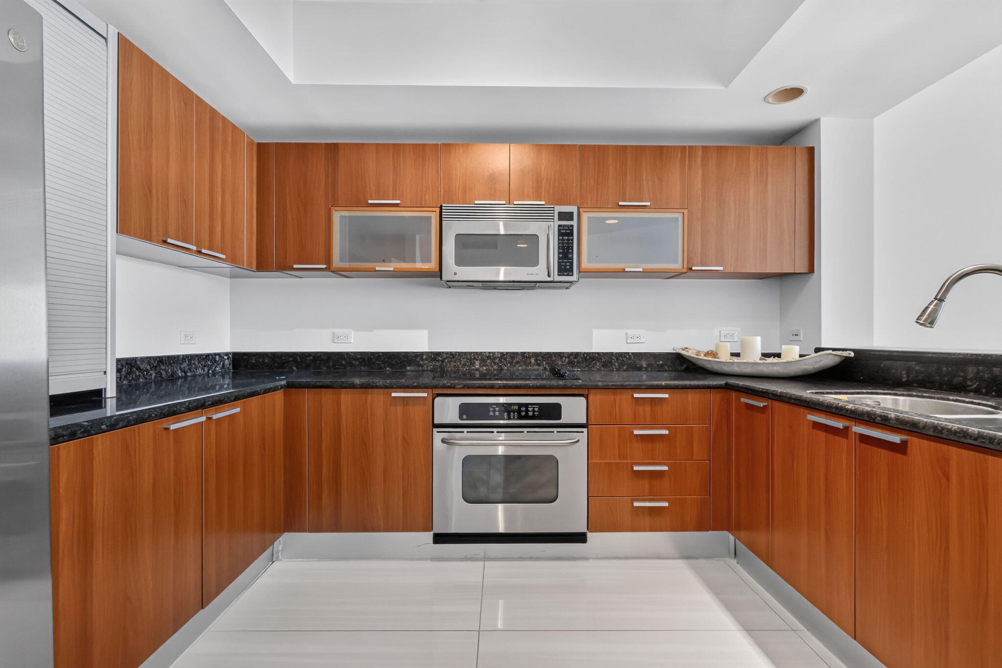 2650 Lake Shore Drive 1005