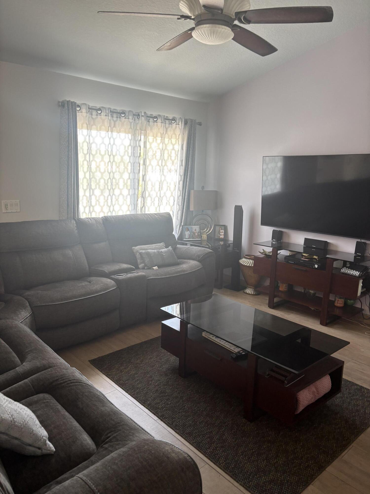 PORT ST LUCIE SECTION 40 - Residential