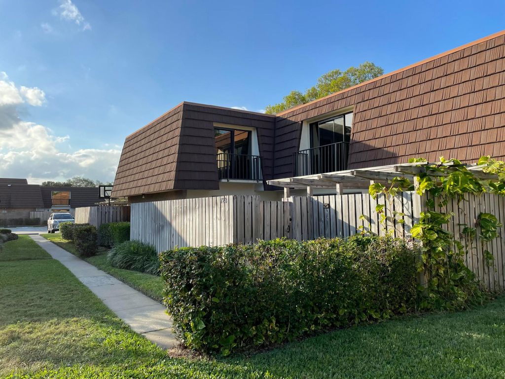 Photo of 728 7th Lane, Palm Beach Gardens, FL 33418 (MLS # R11078901)