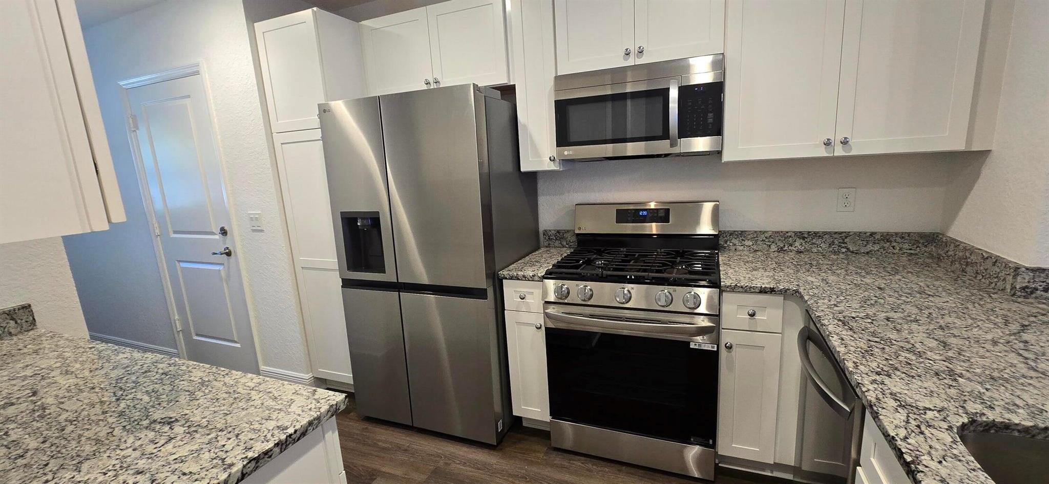 THE OAKS AT MOORES'S CREE - Residential