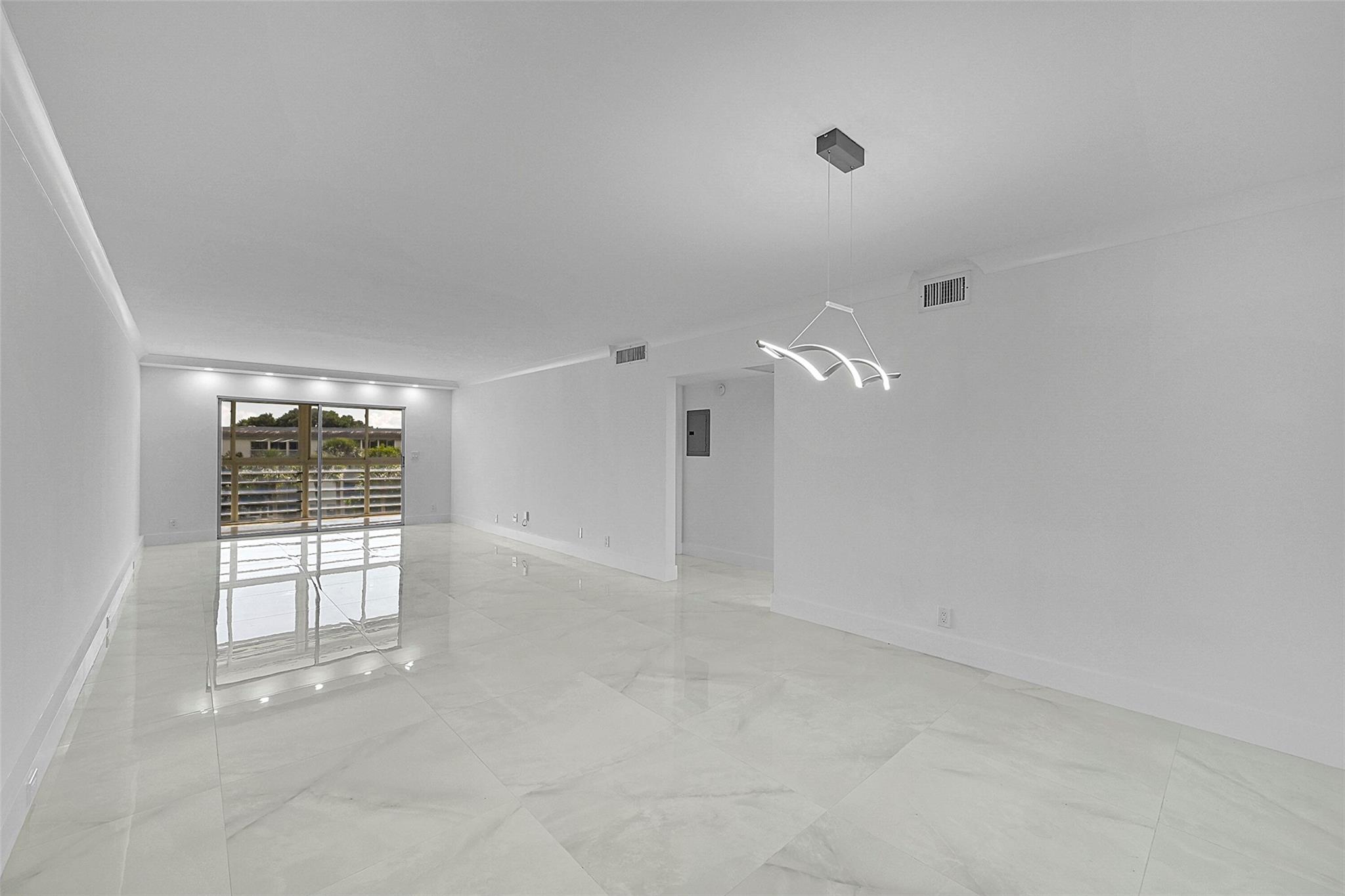2901 Victoria Cir M4