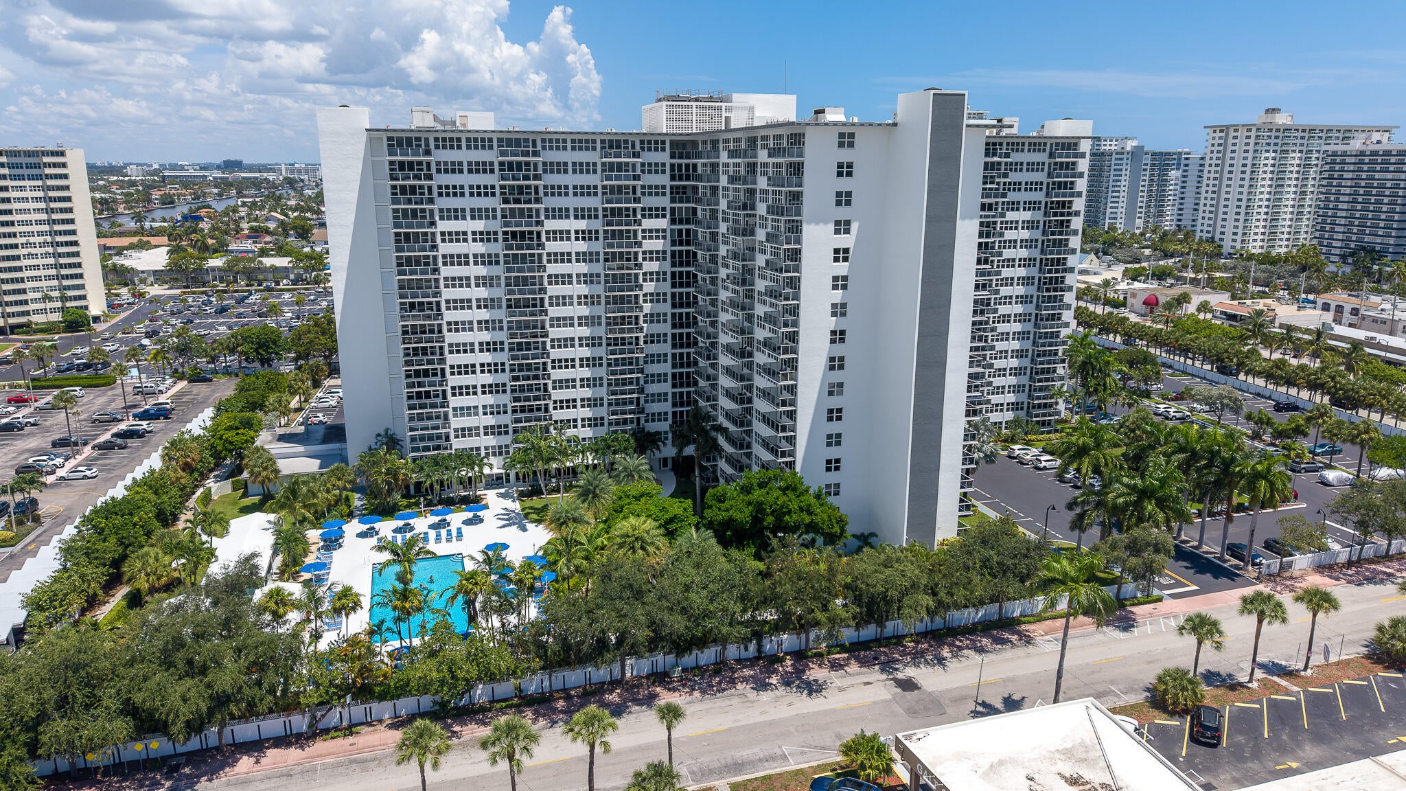 3333 NE 34TH Street 115