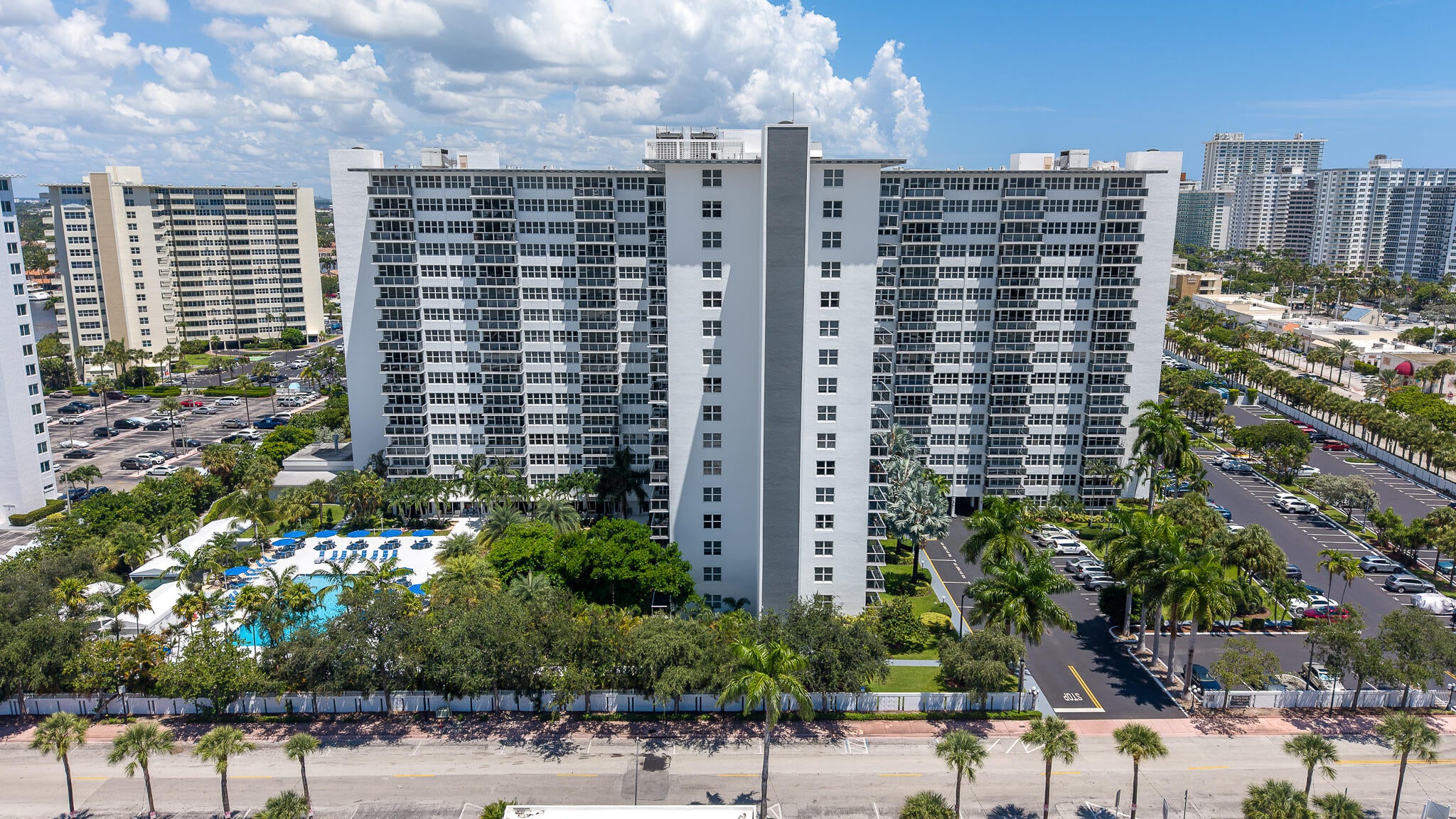 3333 NE 34TH Street 115