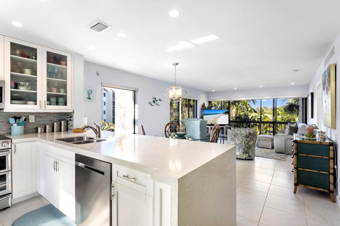 LANDS OF THE PRESIDENT CONDO 8 - Residential