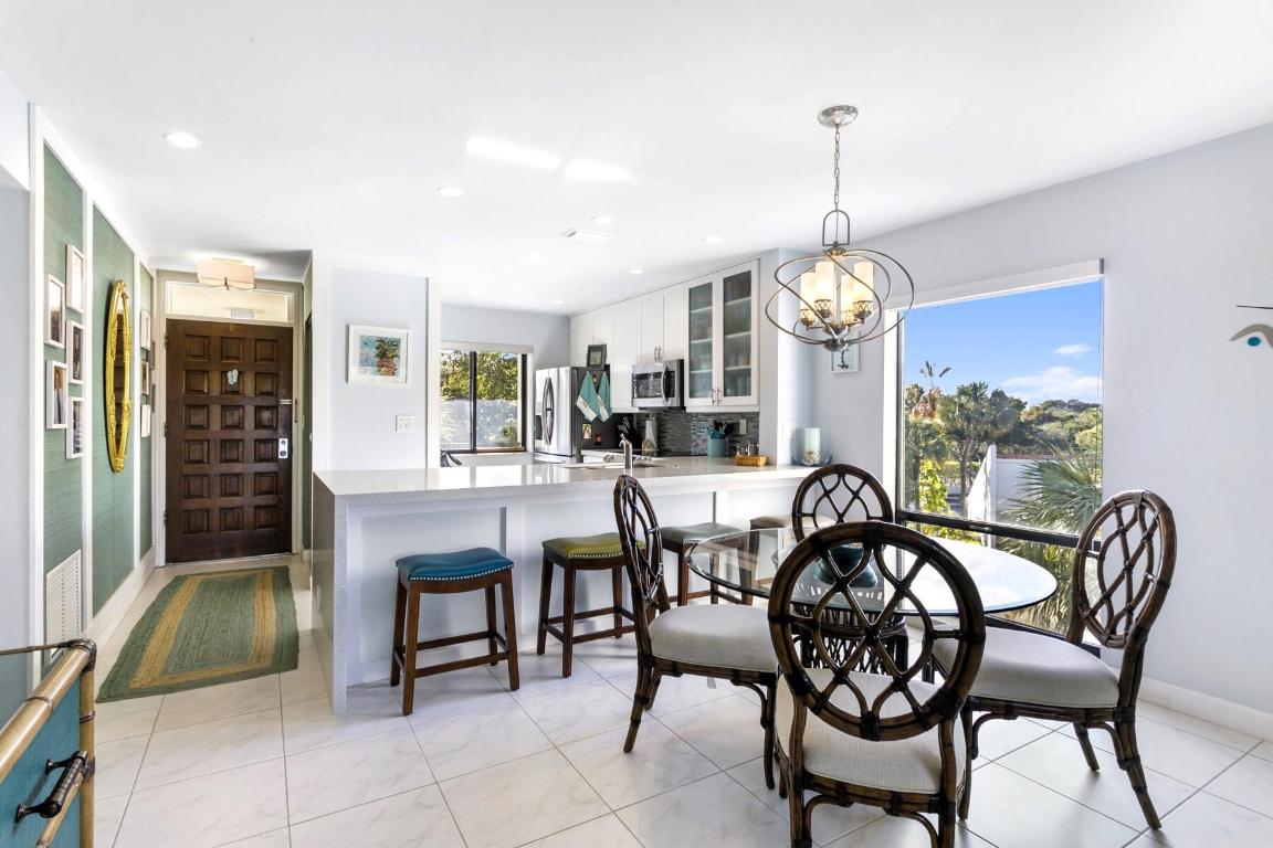 LANDS OF THE PRESIDENT CONDO 8 - Residential