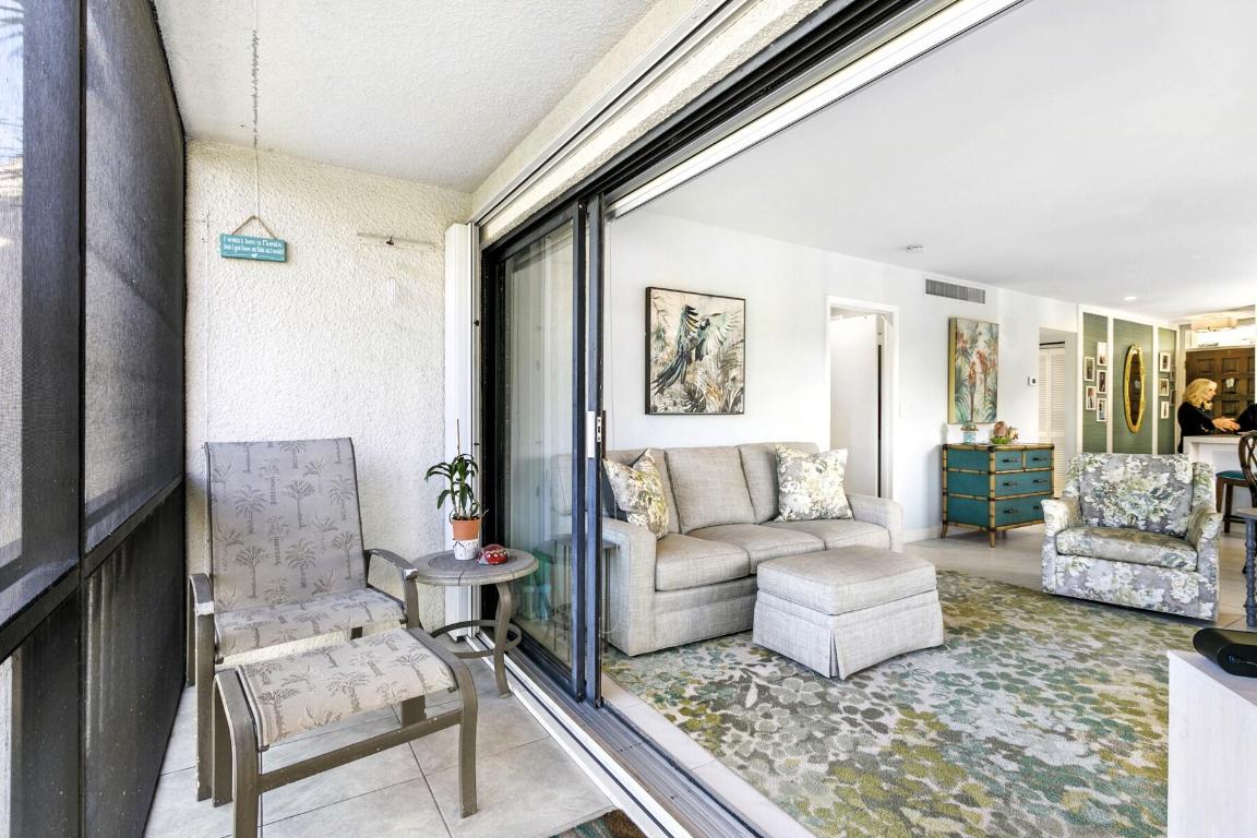 LANDS OF THE PRESIDENT CONDO 8 - Residential