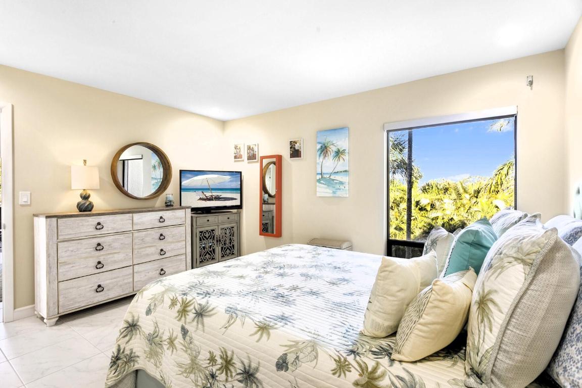 LANDS OF THE PRESIDENT CONDO 8 - Residential