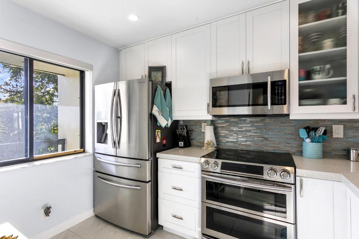 LANDS OF THE PRESIDENT CONDO 8 - Residential