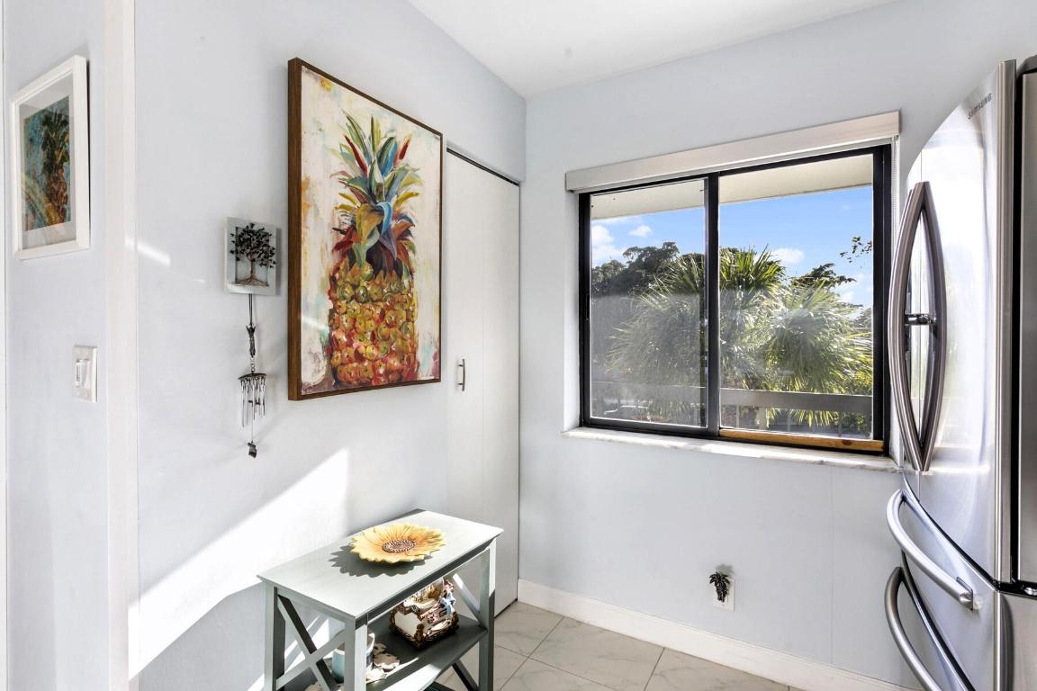 LANDS OF THE PRESIDENT CONDO 8 - Residential