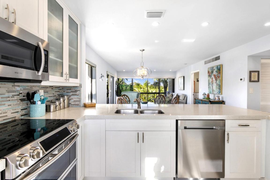 LANDS OF THE PRESIDENT CONDO 8 - Residential