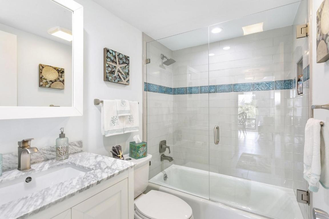 LANDS OF THE PRESIDENT CONDO 8 - Residential