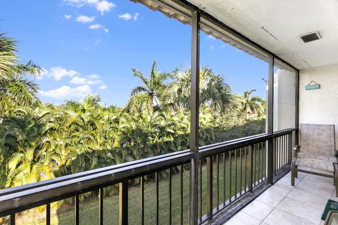 LANDS OF THE PRESIDENT CONDO 8 - Residential