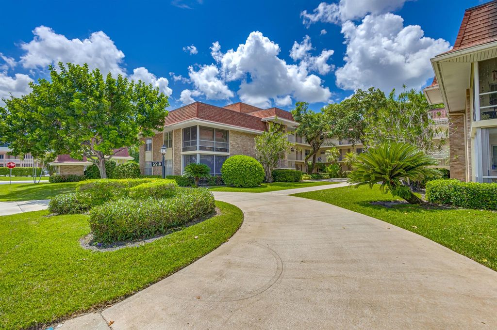 Photo of 5510 Tamberlane Circle #142, Palm Beach Gardens, FL 33418 (MLS # R10908731)