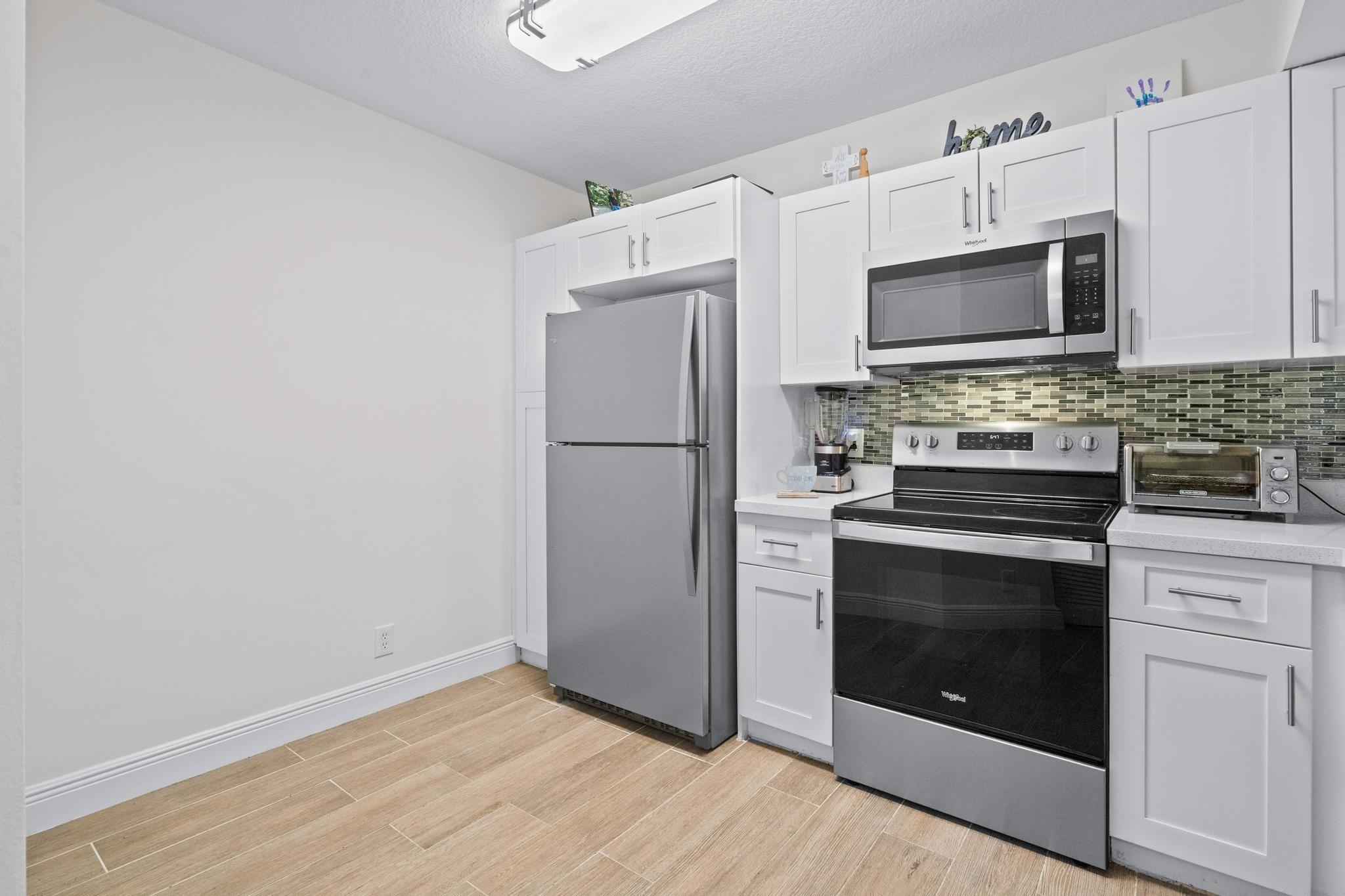 8851 Wiles Rd 305