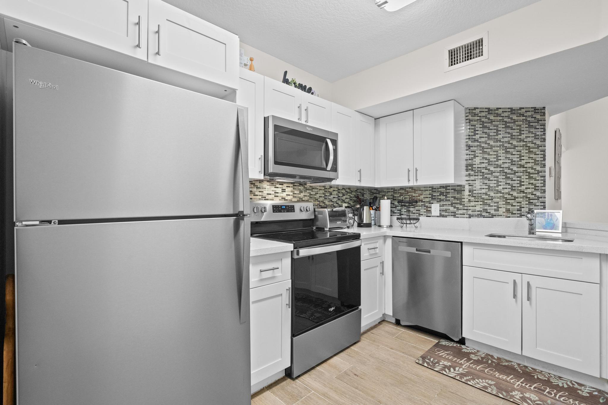 8851 Wiles Rd 305