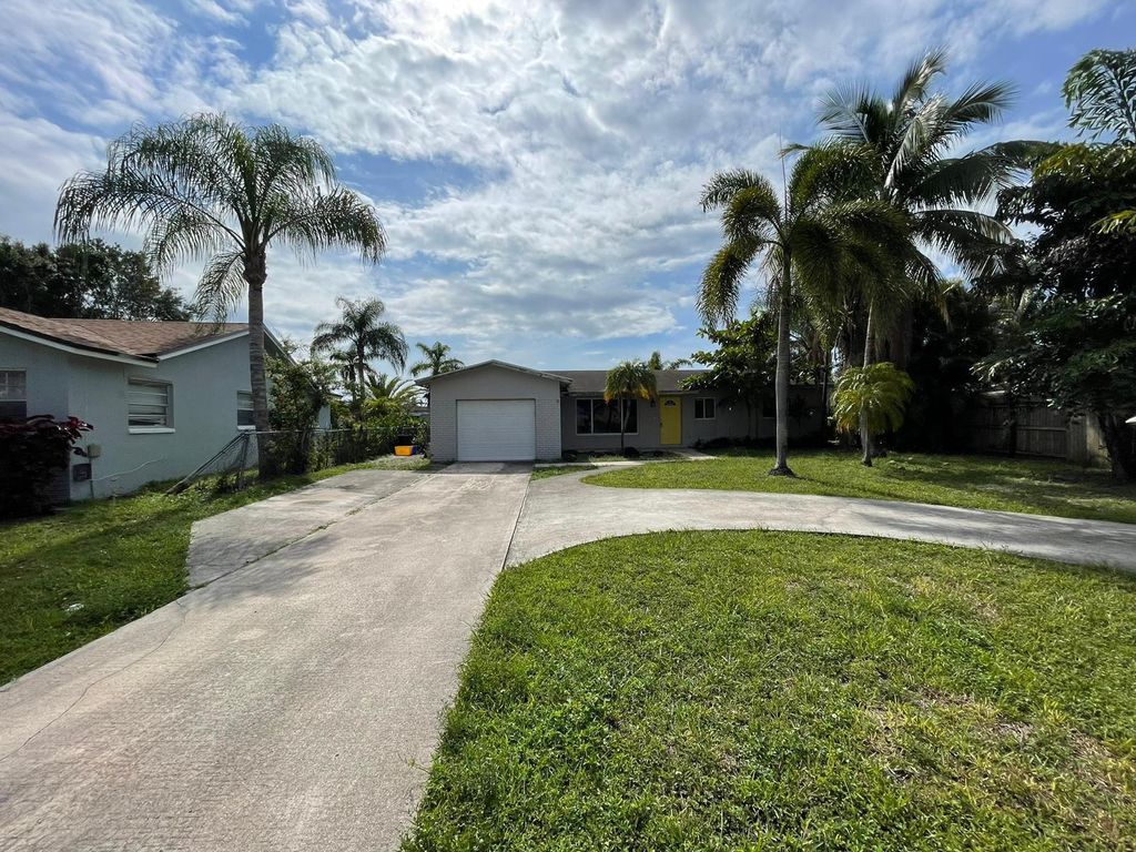 Photo of 22788 SW 65th Way, Boca Raton, FL 33428 (MLS # R11088523)
