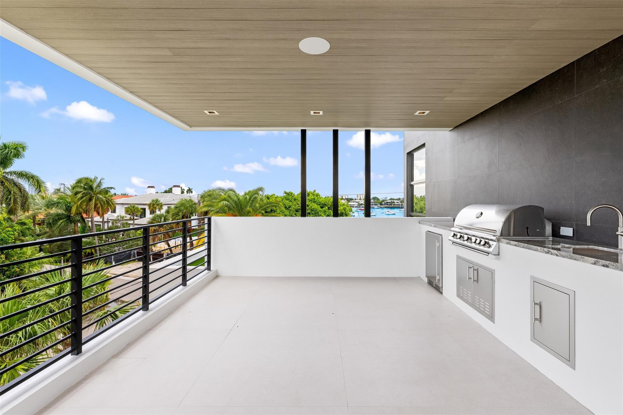 HARBOR BEACH - Residential