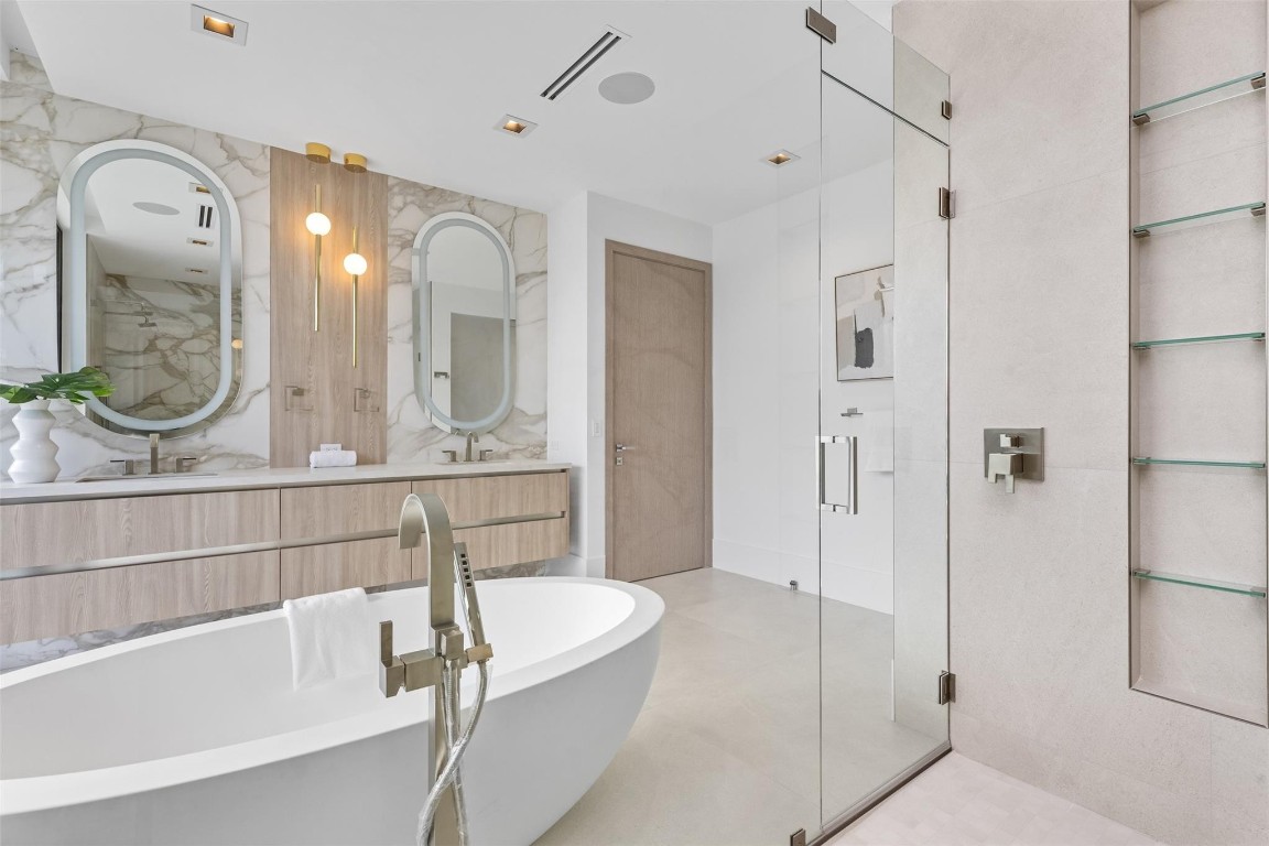 HARBOR BEACH - Residential