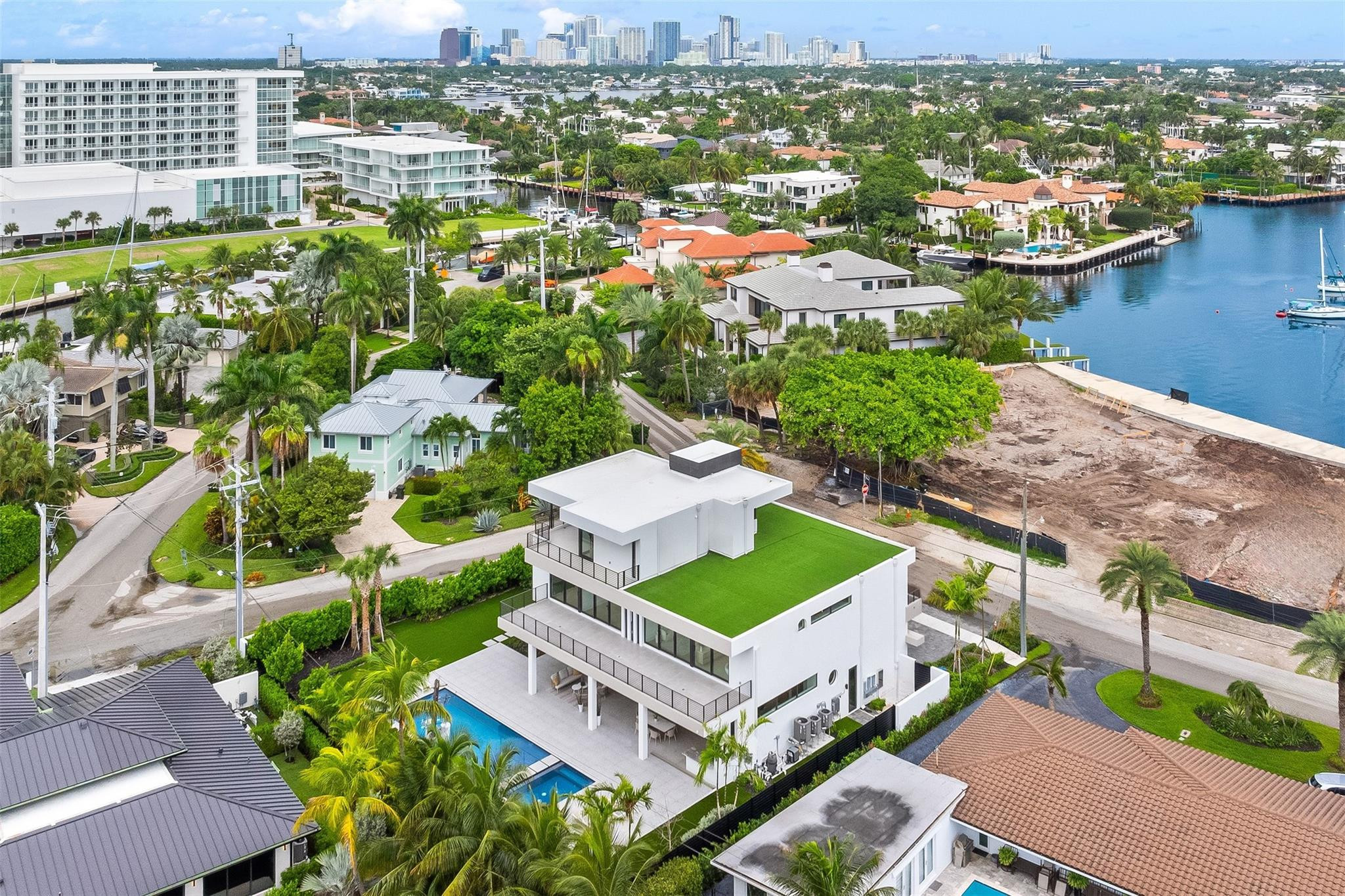 HARBOR BEACH - Residential