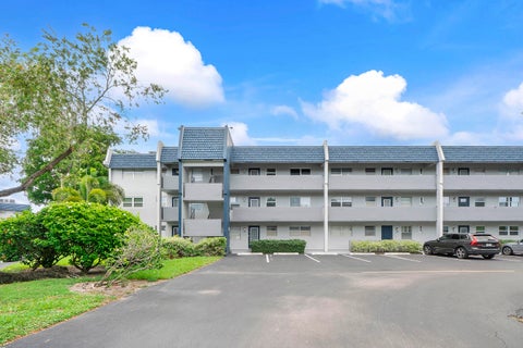 Tiny photo for 7837 Golf Circle Drive #212, Margate, FL 33063 (MLS # B26043148)