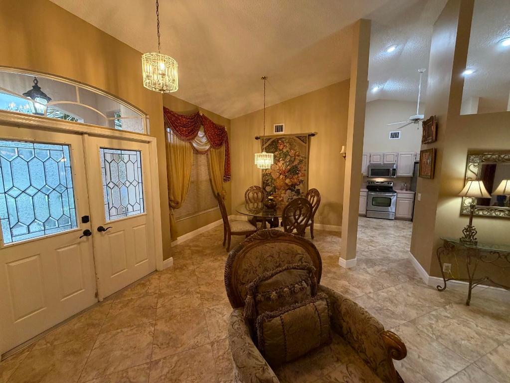 GREENVIEW SHORES 1 OF WELLINGTON - Residential Lease