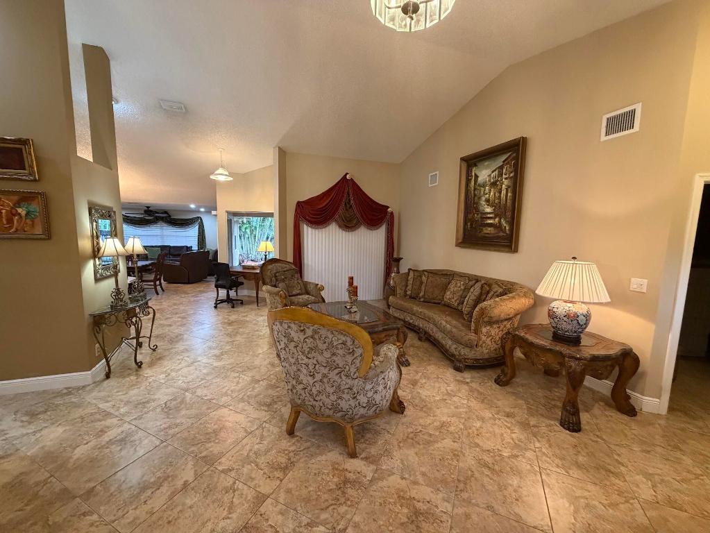 GREENVIEW SHORES 1 OF WELLINGTON - Residential Lease