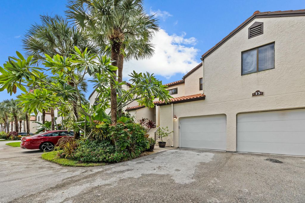 Photo of 15 Via De Casas Sur #204, Boynton Beach, FL 33426 (MLS # R11068501)