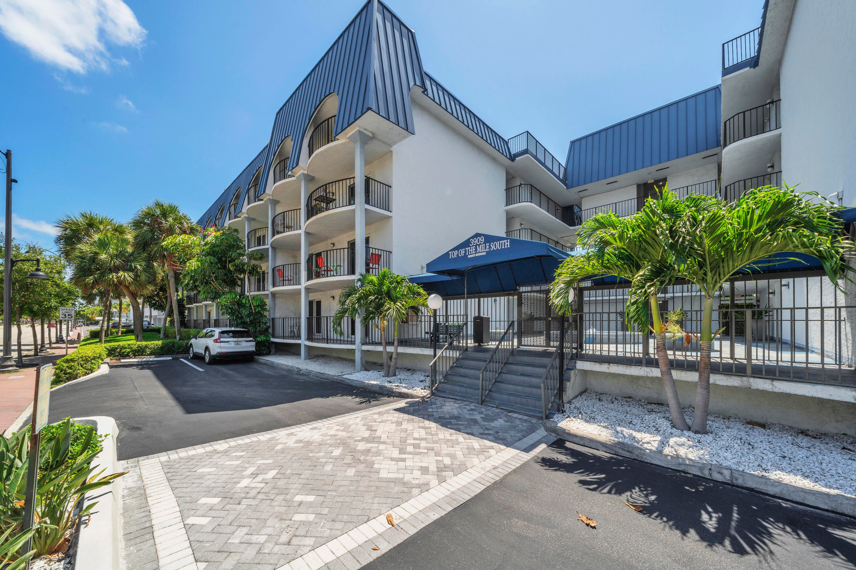 3909 N Ocean Boulevard 401
