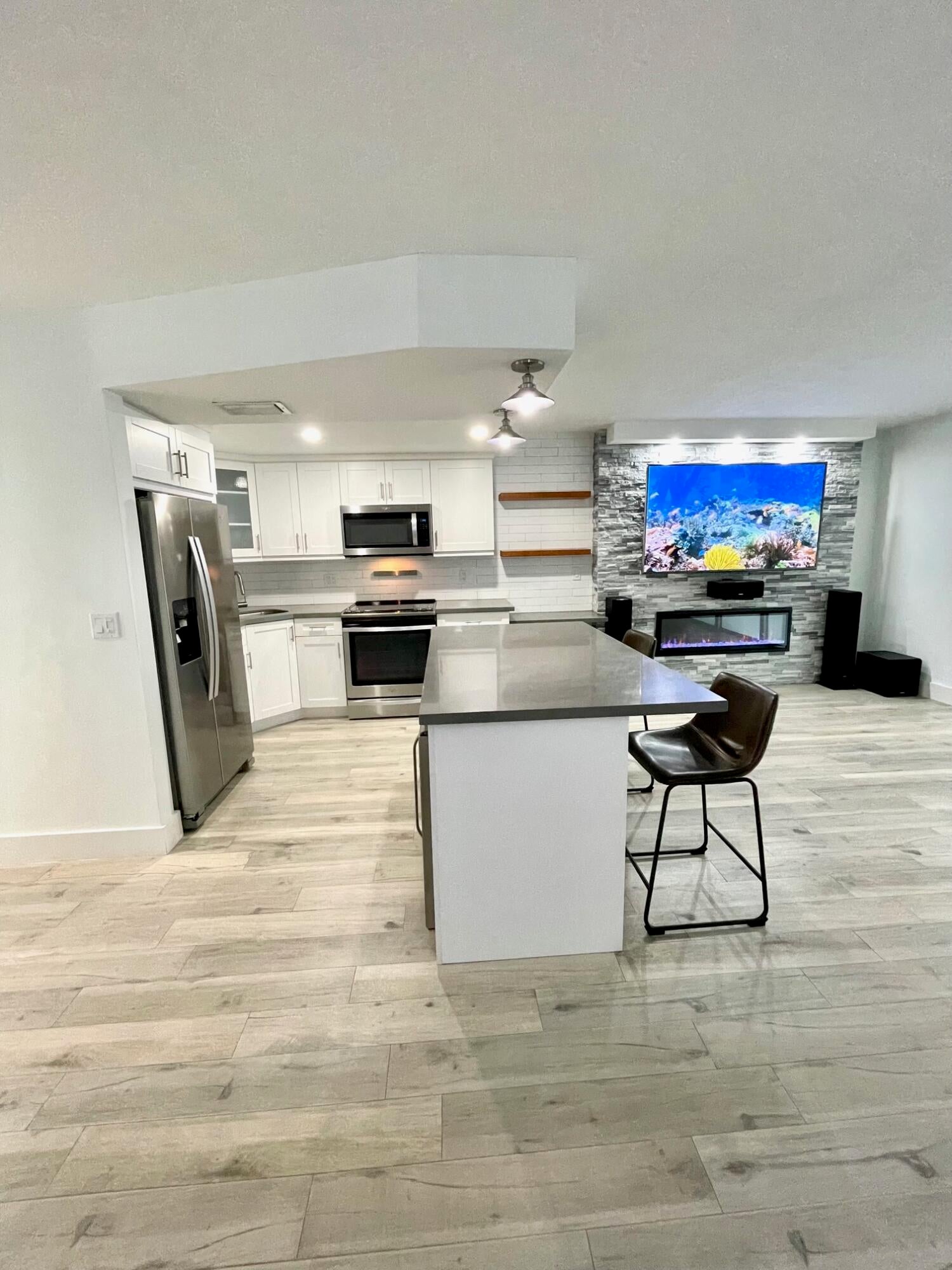 View photos, virtual tours, details... 342 Southwind Drive 123