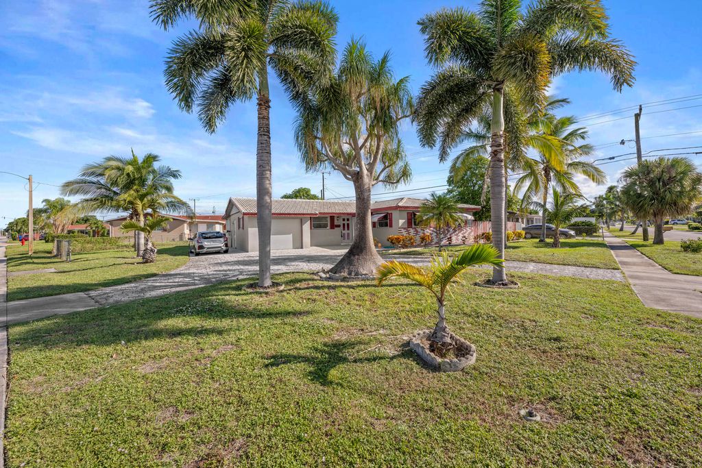 Photo of 490 W 31st Street, Riviera Beach, FL 33404 (MLS # R11138282)